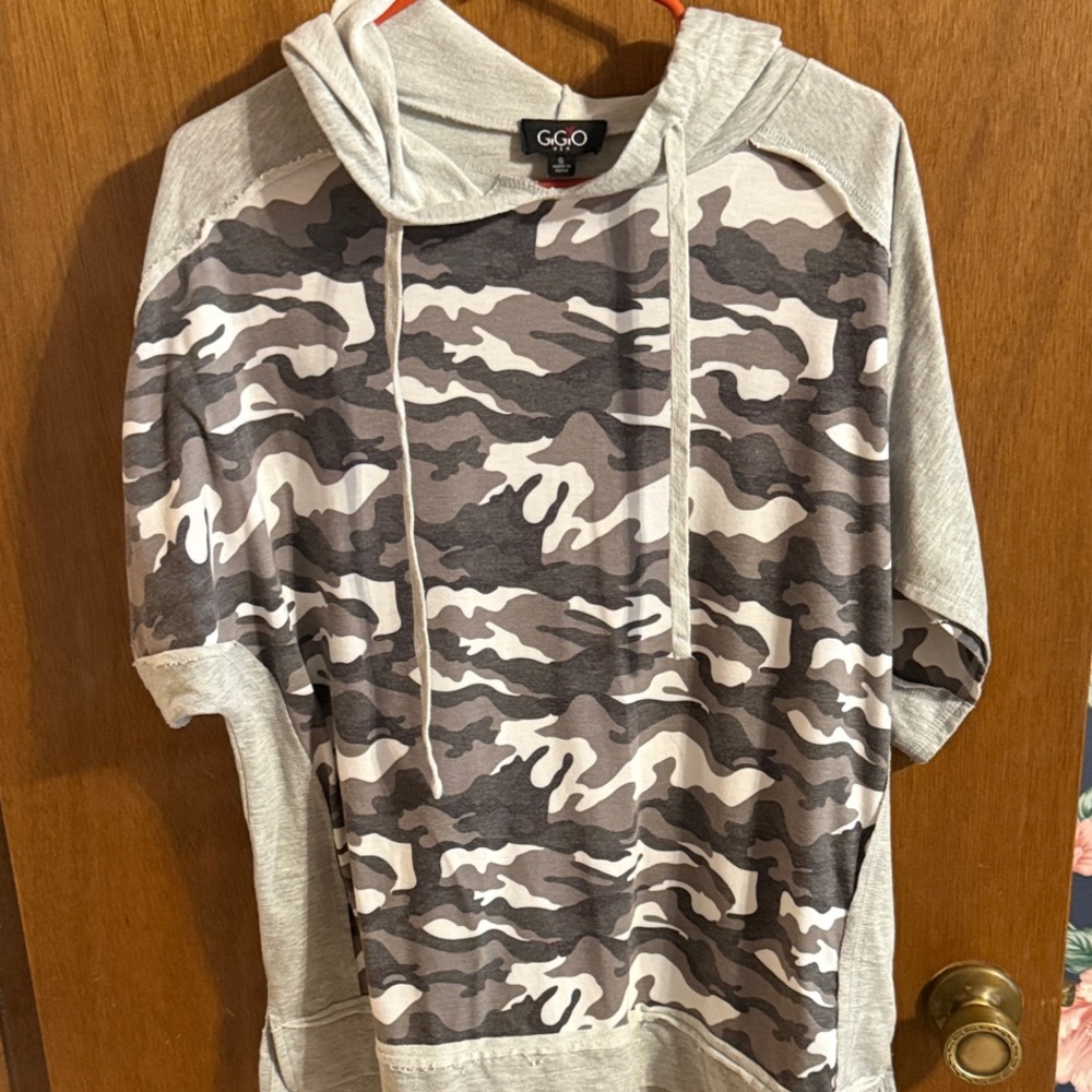 G&G Women's Camouflage Hoodie in Gray